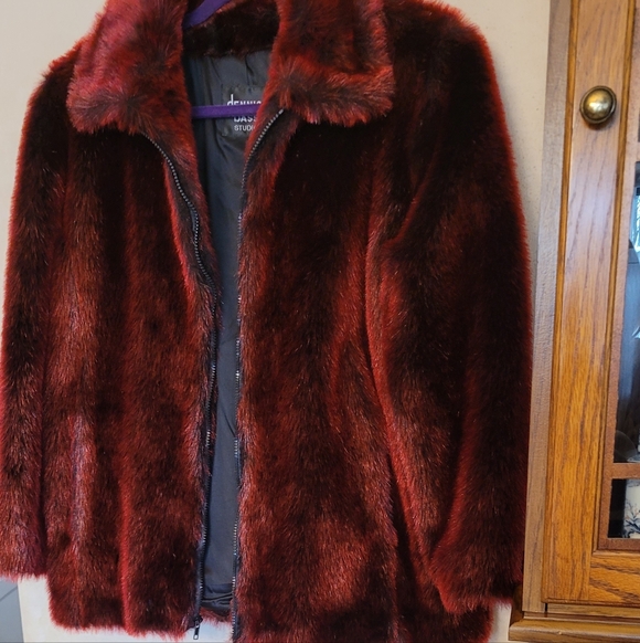 Plush Burgundy Teddy Jacket Very Good Condition Pockets - Picture 4 of 4